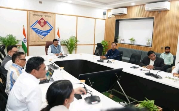 मुख्य सचिव आनन्द बर्द्धन ने  की कुंभ मेला से संबंधित कार्यों हेतु उच्च अधिकार प्राप्त समिति एवं व्यय वित्त समिति की बैठक