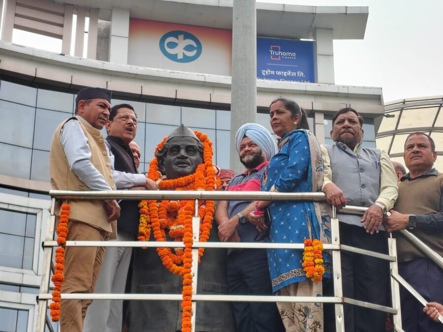 हेमवती नंदन बहुगुणा को भारत रत्न देने की मांग, 37वीं पुण्यतिथि पर कांग्रेस ने दी श्रद्धांजलि