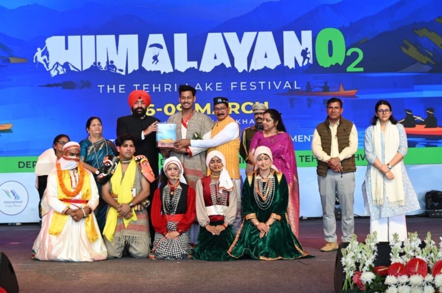 टिहरी लेक फेस्टिवल–2026 के अंतर्गत ग्रुप फैशन शो का सफल आयोजन, पारंपरिक पहनावे की छटा से सजा मंच, ग्रुप फैशन शो में दिखी उत्तराखण्ड की संस्कृति