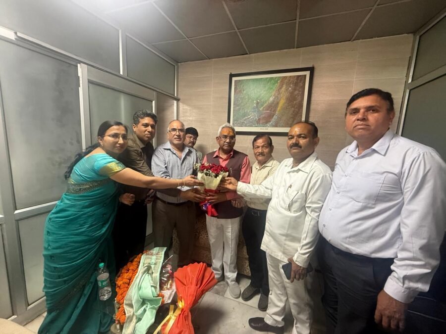 ऋषिकुल स्नातक एवं स्नातकोत्तर एसोसिएशन के प्रतिनिधिमंडल ने आयुष मंत्री मदन कौशिक से की शिष्टाचार भेंट, कॉलेज समस्याओं पर कराया ध्यान आकर्षित