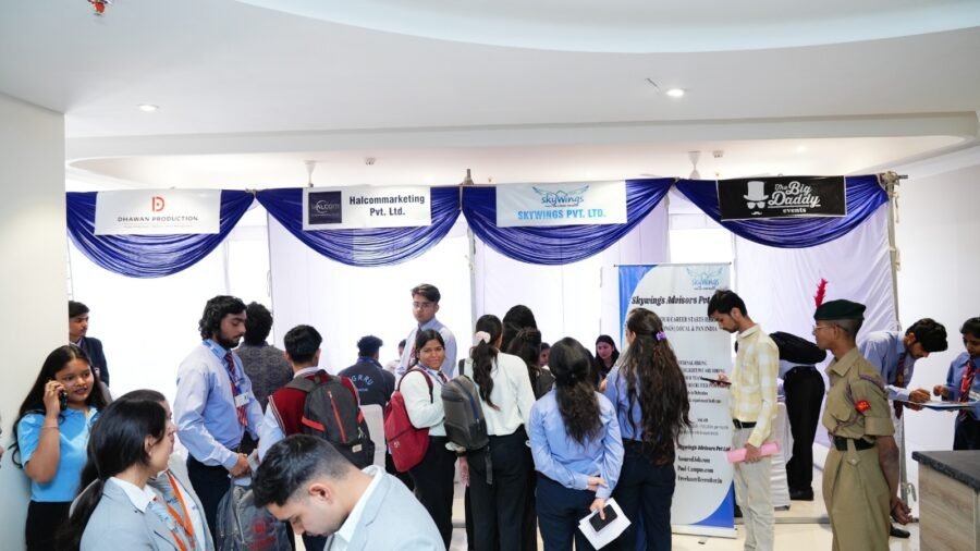 एसजीआरआरयू जॉब उत्सव 4.0 में 200 छात्र-छात्राओं को शानदार प्लेसमेंट, 35 प्रतिष्ठित कंपनियों की मौजूदगी, लाखों के पैकेज पर चयन