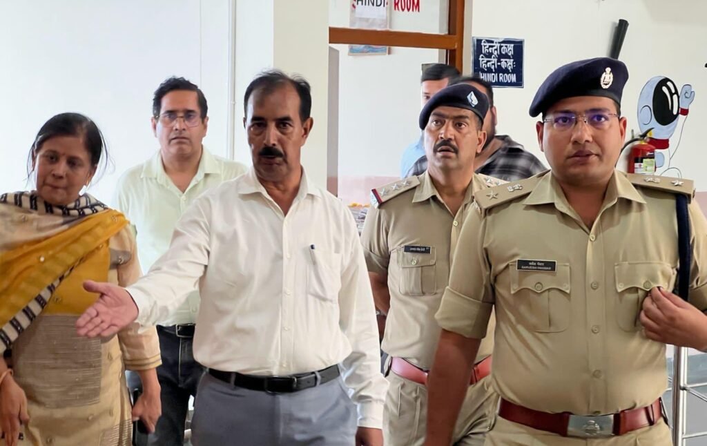 NEET परीक्षा को लेकर पौड़ी पुलिस सतर्क, SSP ने परीक्षा केंद्रों का किया स्थलीय निरीक्षण
