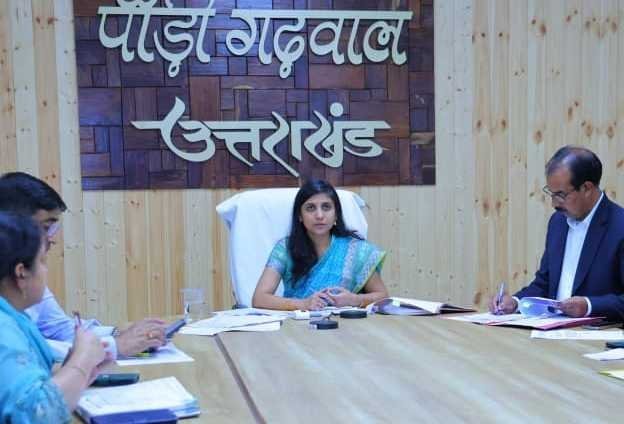 पौड़ी की सड़कों की बदलेगी तस्वीर, 15 अक्टूबर तक गड्ढामुक्त करने का लक्ष्य