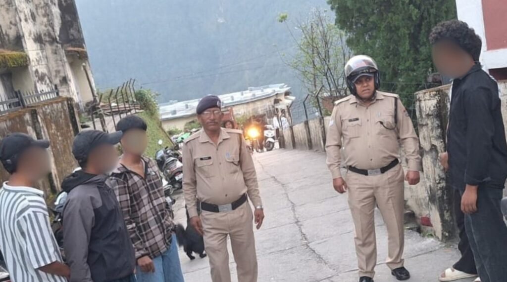 नशाखोरी व छेड़छाड़ पर पुलिस सख्त, हुड़दंगियों की अब खैर नहीं, ड्रोन से नजर