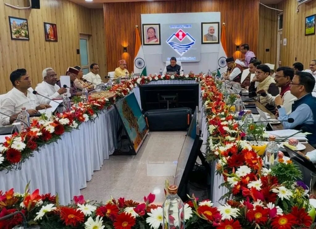 भारत-नेपाल सीमा पर धामी कैबिनेट की ऐतिहासिक बैठक, लिए कई फैसले